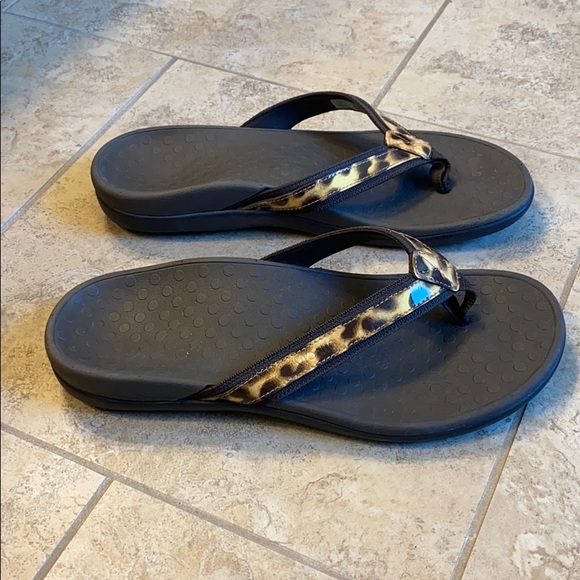 Vionic Flip Flops - Picture 2 of 9